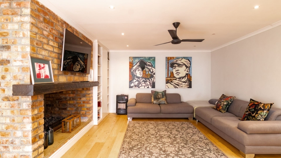 4 Bedroom Property for Sale in Fresnaye Western Cape